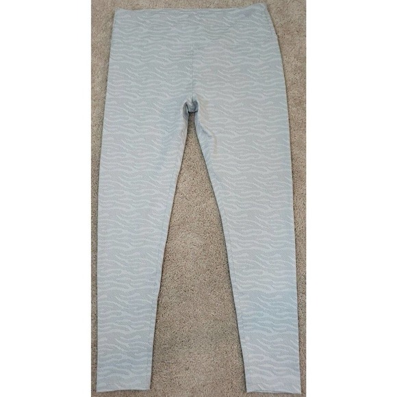 Kyodan ~Woman Sz TG/XL~ Light Gray Striped Print Yoga Active Capri Leggings NWOT - Picture 2 of 12